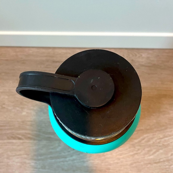 Teal 32 oz Hydroflask - Picture 4 of 4